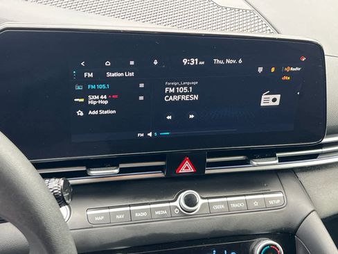 Certified 2024 Hyundai Elantra SEL image 17