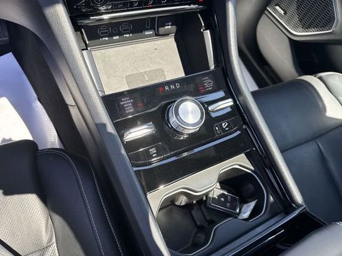 Used 2023 Jeep Grand Cherokee Overland w/ Luxury Tech Group IV AWD/4WD image 24