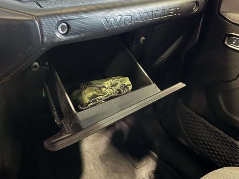 Used 2023 Jeep Wrangler Sport AWD/4WD image 25