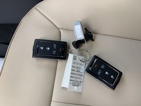 New 2024 Jeep Grand Cherokee Limited AWD/4WD image 40