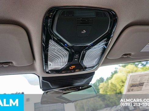 Used 2025 BMW X7 xDrive40i image 38