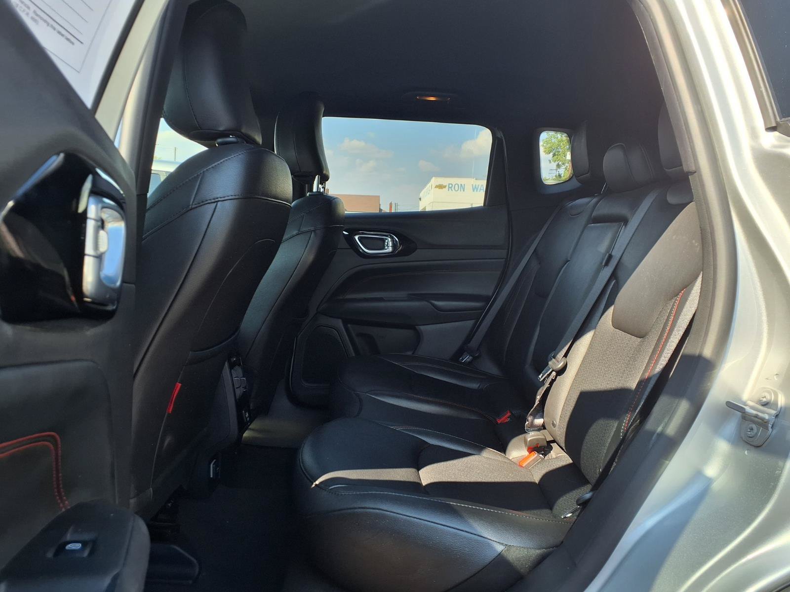 Used 2025 Jeep Compass Trailhawk AWD/4WD image 21