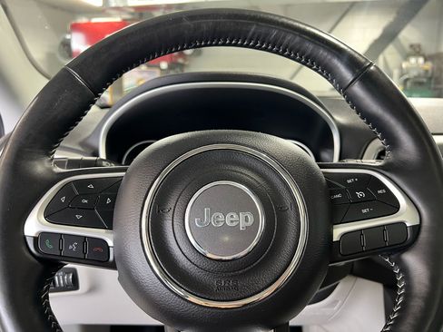 Used 2018 Jeep Compass Latitude w/ Popular Equipment Group image 25