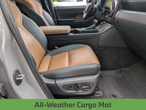 Used 2024 Lexus GX 550 w/ Accessory Package (2T) AWD/4WD image 31