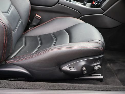 Used 2015 Maserati GranTurismo Sport RWD image 11