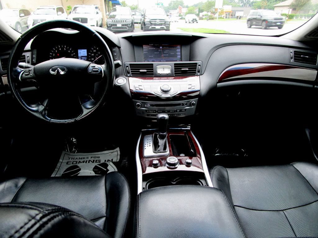 Used 2015 INFINITI Q70 3.7 AWD/4WD image 2