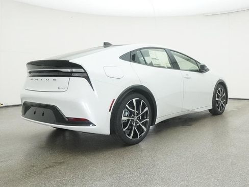 New 2026 Toyota Prius Plug-In Hybrid FWD image 10