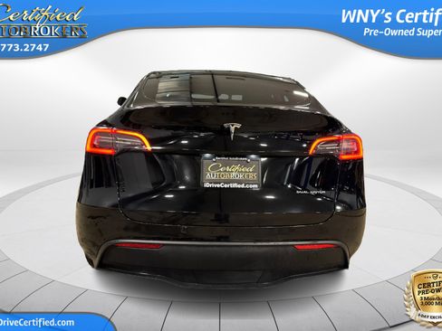 Used 2020 Tesla Model Y Long Range image 7
