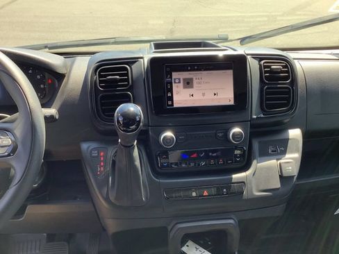 Used 2025 RAM ProMaster 2500 w/ Convenience Group FWD image 16