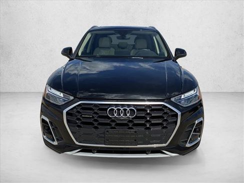 Used 2023 Audi Q5 2.0T Premium Plus w/ Premium Plus Package AWD/4WD image 2