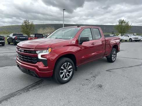 Used 2023 Chevrolet Silverado 1500 RST w/ Z71 Off-Road Package AWD/4WD image 3