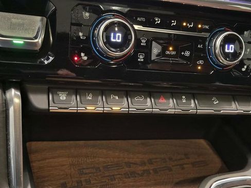Certified 2024 GMC Sierra 2500 Denali Ultimate image 35