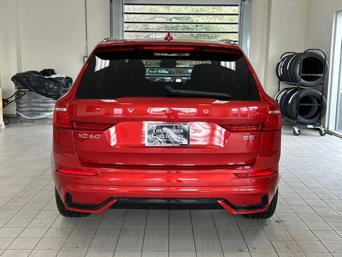 Certified 2023 Volvo XC60 B5 Plus image 3