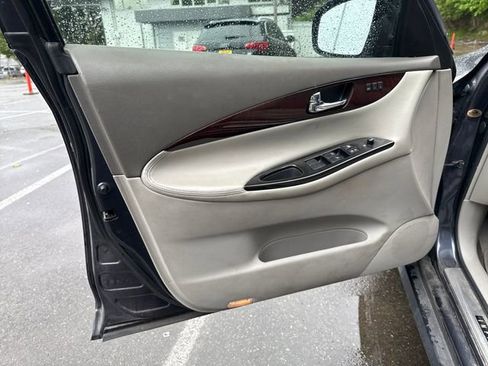 Used 2010 INFINITI EX35 Journey RWD image 14