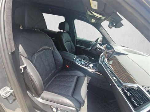 Used 2026 BMW X7 xDrive40i w/ M Sport Package AWD/4WD image 19