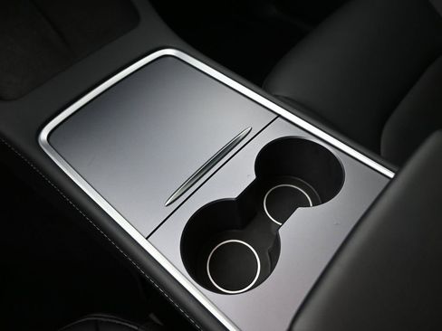 Used 2024 Tesla Model Y Long Range image 14