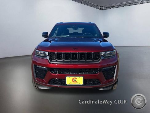 New 2026 Jeep Grand Cherokee Limited AWD/4WD image 2