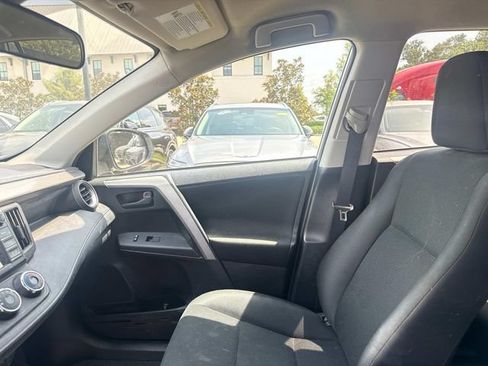 Used 2017 Toyota RAV4 LE FWD image 19
