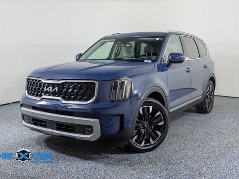 Used 2025 Kia Telluride SX w/ SX Captain's Chair Package AWD/4WD image 4
