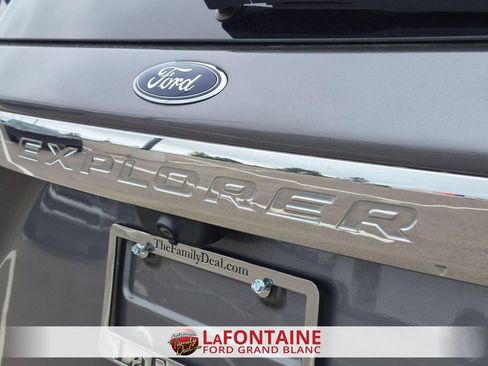 Used 2021 Ford Explorer XLT w/ Equipment Group 202A AWD/4WD image 10