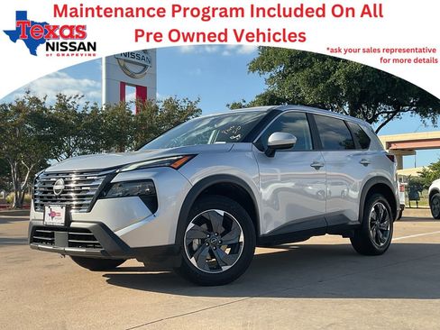 Used 2025 Nissan Rogue SV FWD image 1
