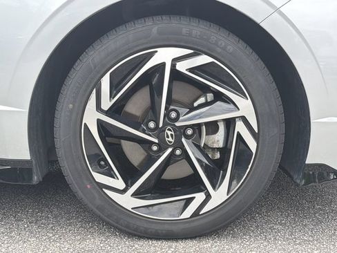 Certified 2024 Hyundai Sonata SEL w/ Convenience Package FWD image 12