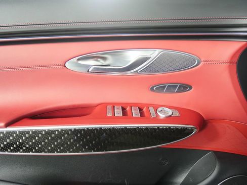 Used 2024 Genesis GV70 3.5T Sport w/ Sport Prestige Package image 9