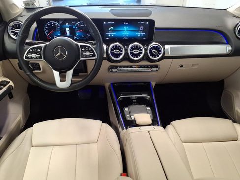 Used 2021 Mercedes-Benz GLB 250 4MATIC image 9