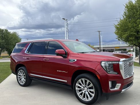 Used 2024 GMC Yukon Denali w/ Advanced Technology Package AWD/4WD image 7