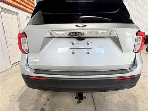 Used 2020 Ford Explorer XLT AWD/4WD image 5