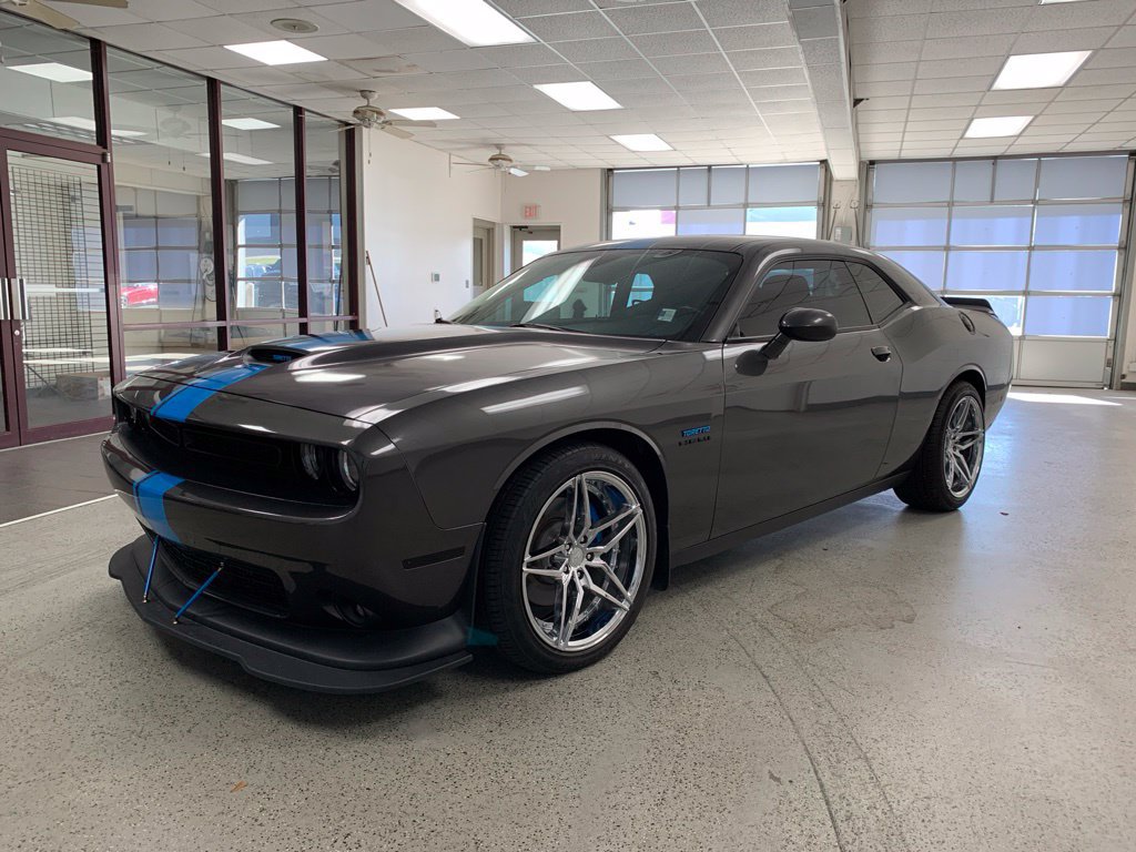 Used 2022 Dodge Challenger R/T w/ Blacktop Package RWD image 4