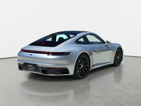Used 2022 Porsche 911 Carrera S RWD image 3