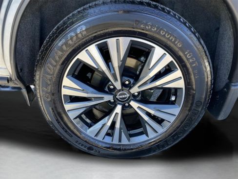 Used 2023 Nissan Rogue SV image 11