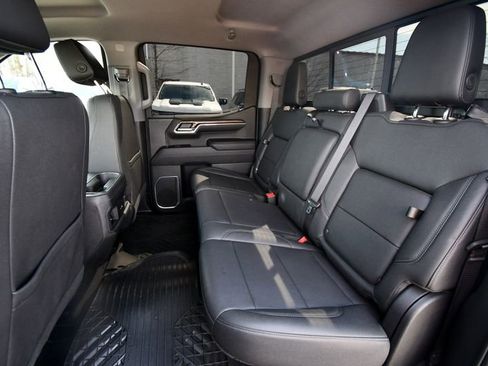 Used 2023 Chevrolet Silverado 1500 LT Trail Boss w/ LT Trail Boss Premium Package AWD/4WD image 16