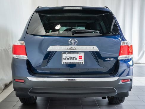 Used 2012 Toyota Highlander Limited w/ Tow Pkg AWD/4WD image 5