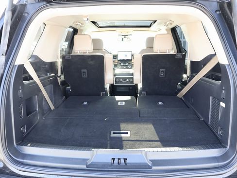Used 2024 Ford Expedition Limited image 33