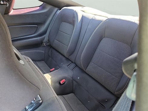 Used 2017 Ford Mustang Coupe image 9