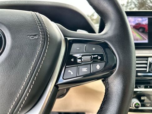 Used 2023 BMW 530i w/ Premium Package image 30