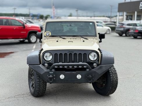 Used 2018 Jeep Wrangler Unlimited Sport AWD/4WD image 2