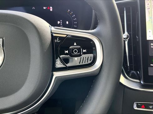 Used 2025 Volvo XC90 B5 Plus AWD/4WD image 22