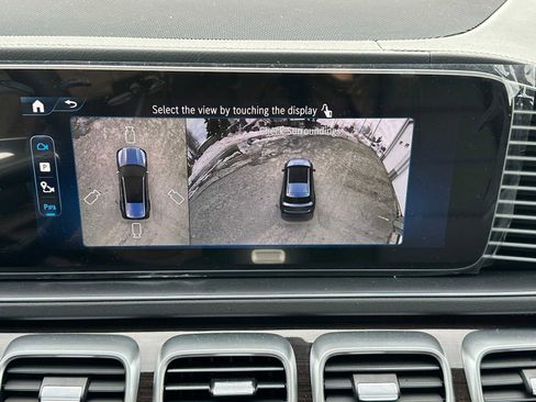 Used 2026 Mercedes-Benz GLS 450 4MATIC image 33