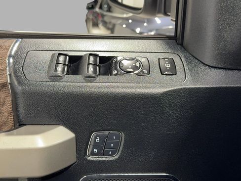 Used 2017 Ford F250 Lariat w/ Lariat Value Package image 20