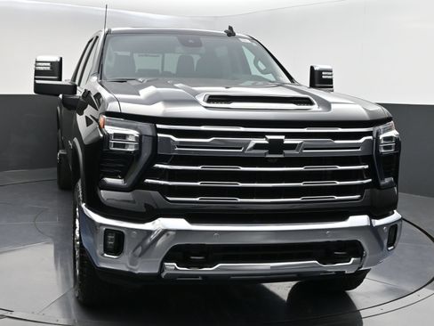 New 2026 Chevrolet Silverado 2500 LTZ w/ LTZ Convenience Package AWD/4WD image 2