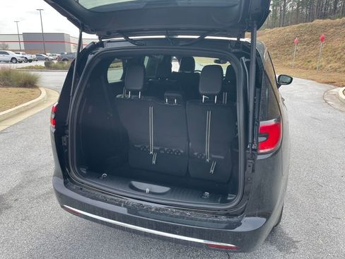 New 2026 Chrysler Pacifica Select image 22