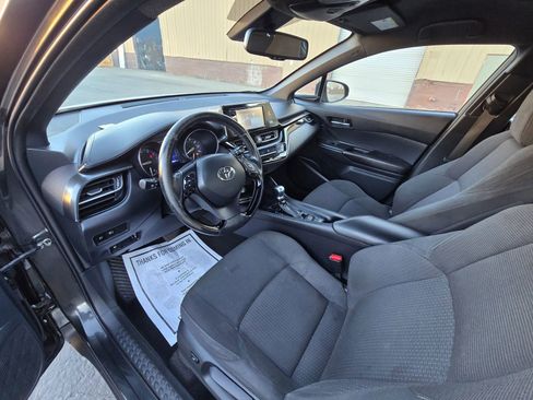 Used 2018 Toyota C-HR XLE image 10