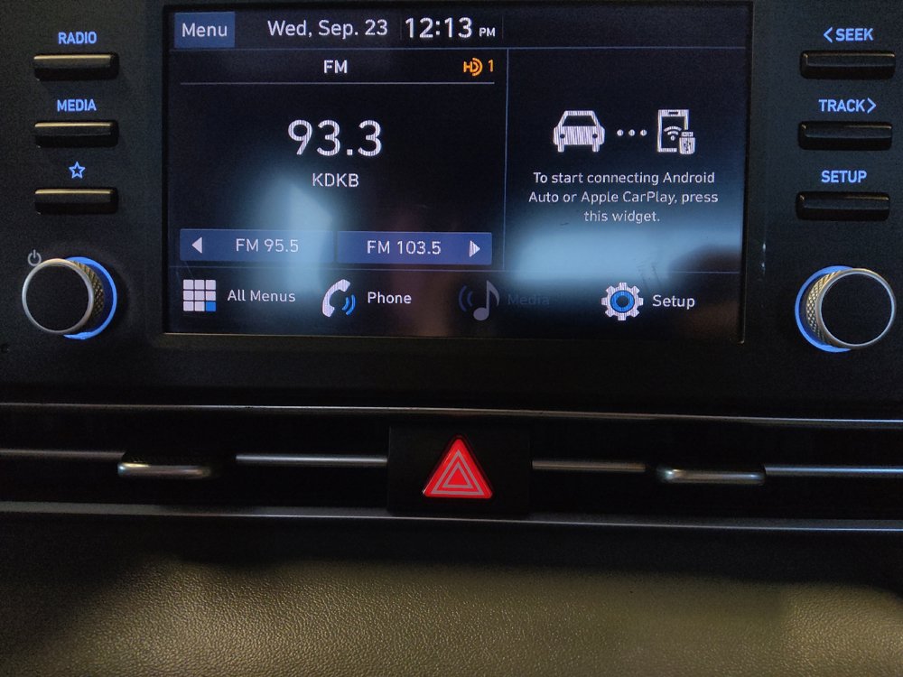 Used 2021 Hyundai Elantra SE FWD image 25