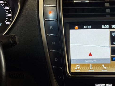 Used 2017 Lincoln MKX Reserve w/ Lincoln MKX Climate Package image 36