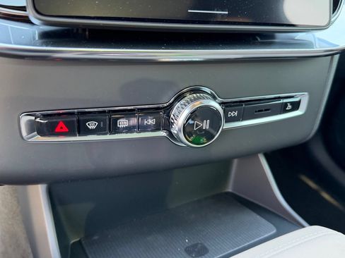 New 2027 Volvo XC90 B6 Plus AWD/4WD image 13