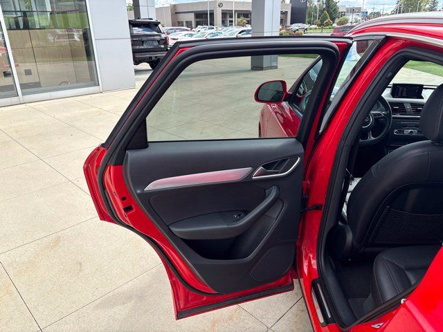 Used 2018 Audi Q3 2.0T Premium Plus w/ Premium Plus Package AWD/4WD image 30