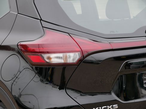 Certified 2023 Nissan Kicks SR image 17